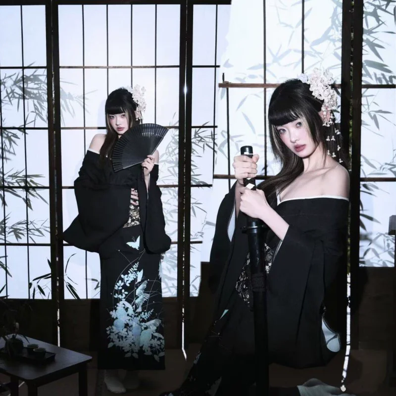 2025, langes Damenkleid im Vintage-Stil, traditioneller japanischer Kimono, schwarze Farbe, Yukata-Bademantel, Cosplay-Kleidung, Fotografie-Kleid Image