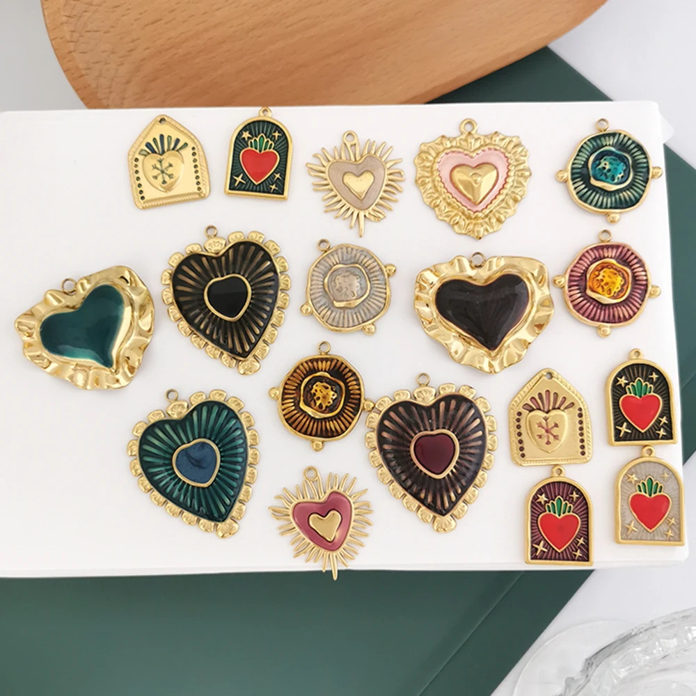 Anhänger für Halskette, Ohrringe, Charm, Herz, Krone, Stern, Vintage-Statement, Edelstahl, Weiß, 18 Karat Gold, PVD-Beschichtung, Grün, Braun