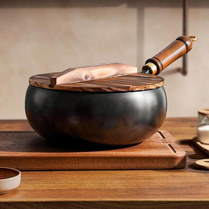 Hand Forged Iron Big Belly Pot Uncoated Small Frying Pan Traditional Cookware for Versatile Cooking Heat Retention