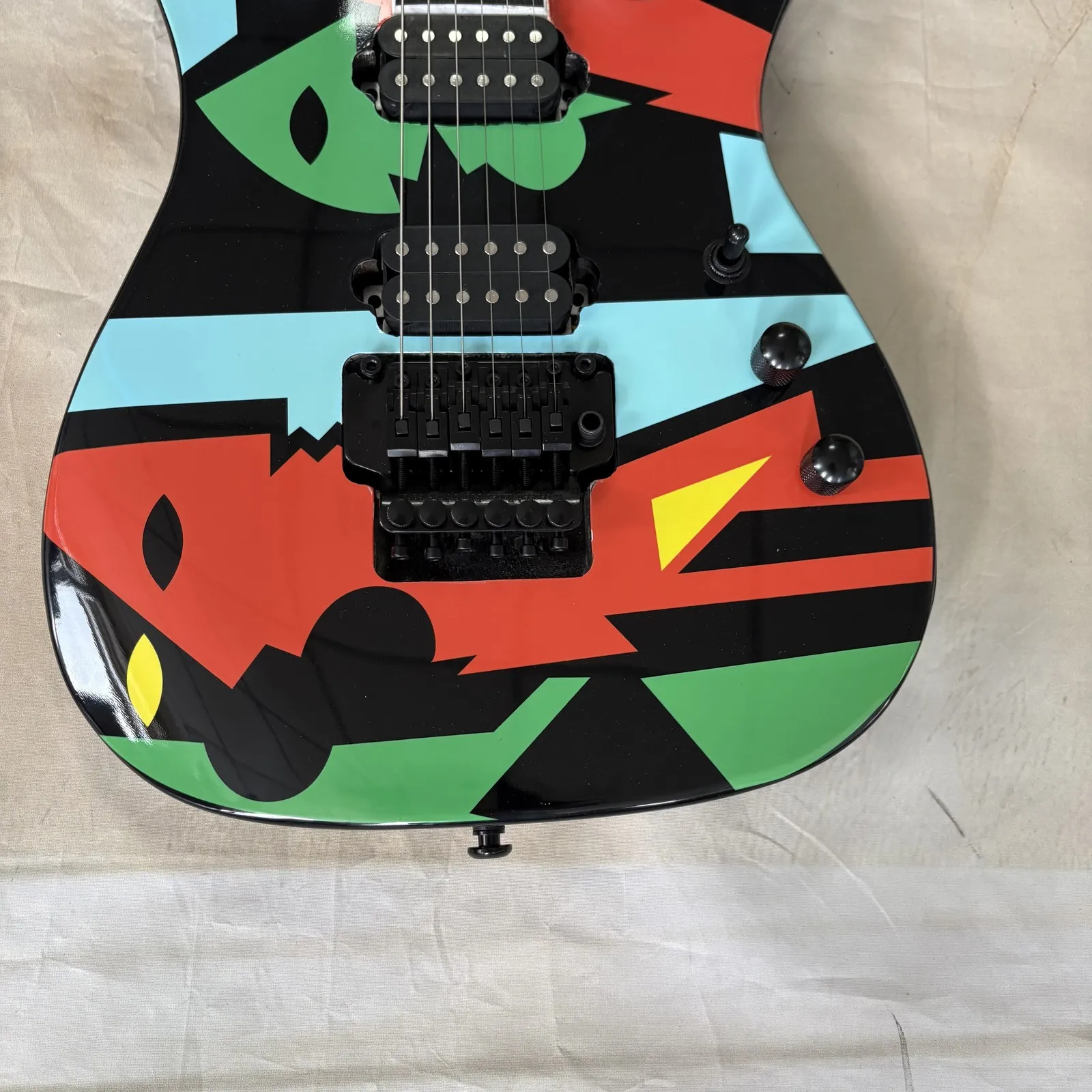 2025, brandneue Ibanez-Gitarre mit Floyd Rose Tremolo Image