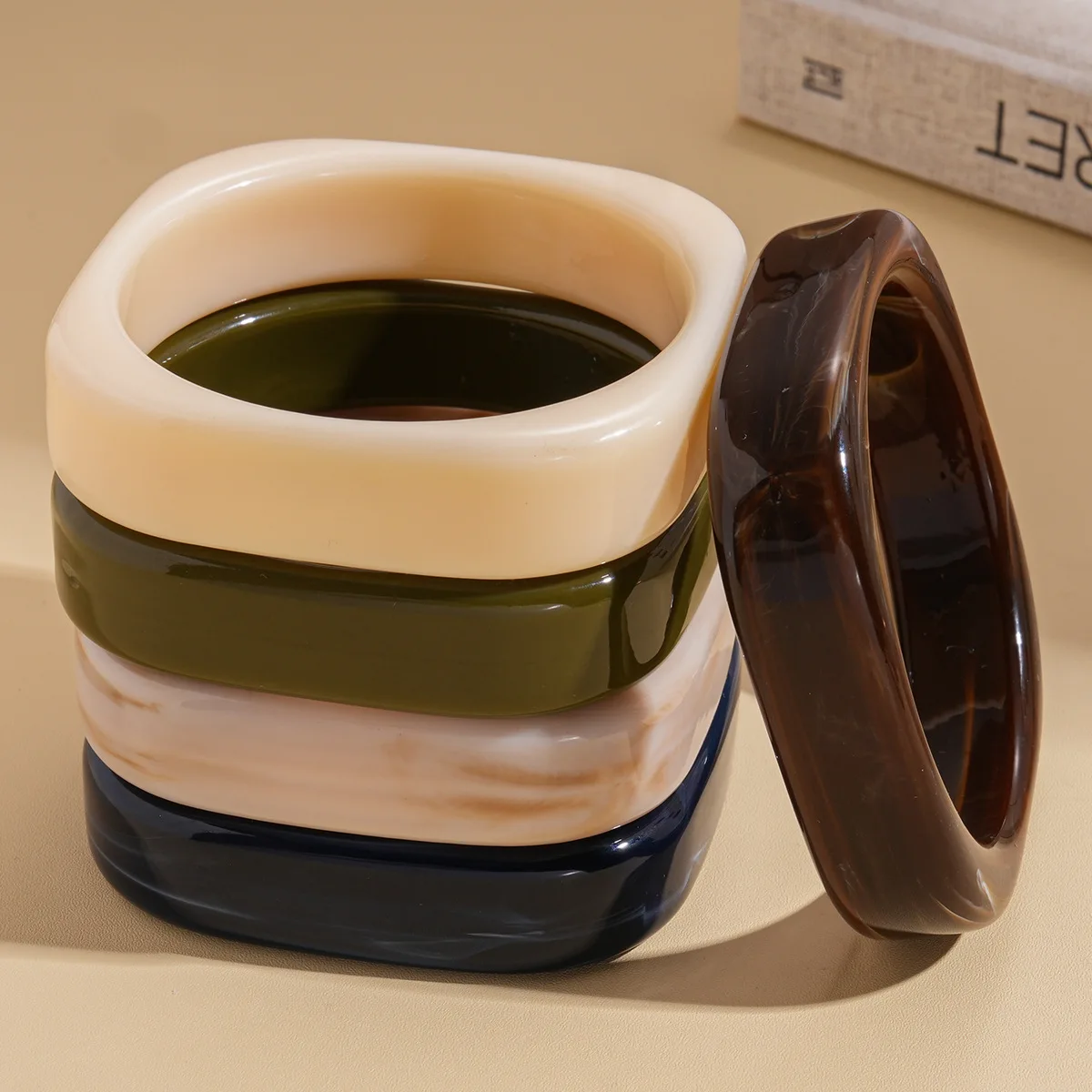 Große quadratische runde Acrylharz-Armreifen für Damen und Herren, klobige Vintage-Stil-Manschettenarmbänder, trendige Bankett-Reise-Punk-Schmuck F