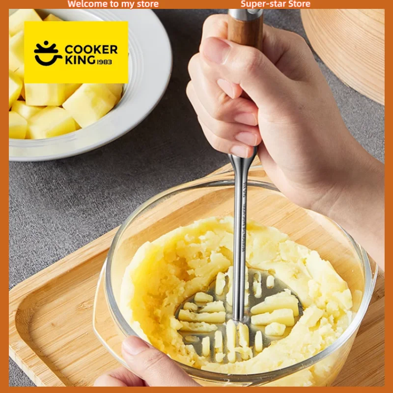 COOKER KING Manueller Kartoffelstampfer, langlebiger Kartoffelpresse, Küchen-Gemüsestampfer mit rutschfestem Griff, Obst-Entsafter, Küchenhelfer Image