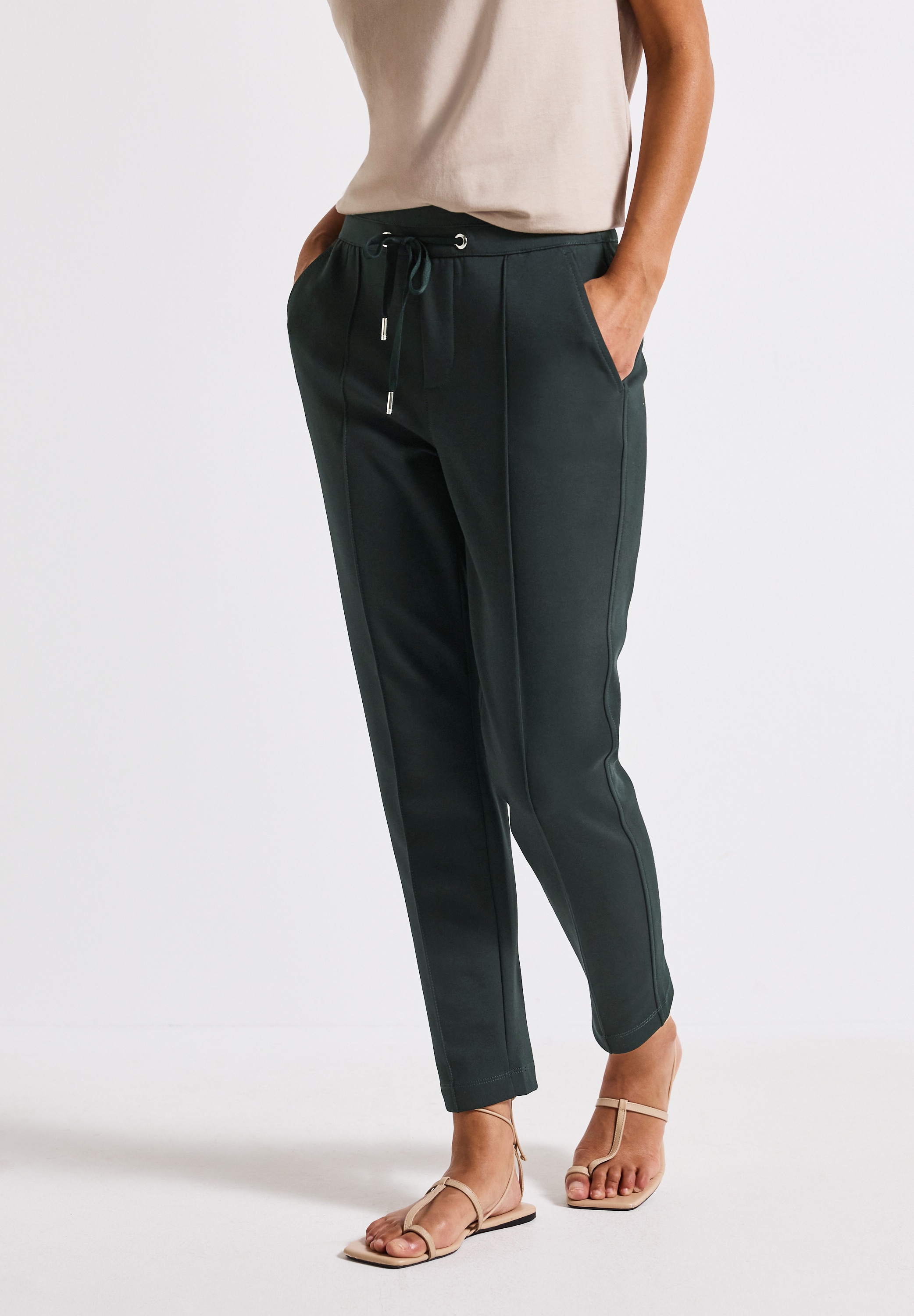 Jogger Pants STREET ONE, Damen, Gr. 42, Länge 28, grün (pine grove grün), Web, 52% Baumwolle, 41% Polyester, 7% Elasthan, unifarben, loose fit knöchelfrei, Hosen, Middle Waist