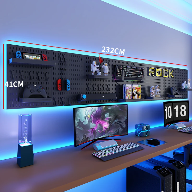 Ein DIY-E-Sport-Stecktafel-Dekor mit viel Zubehör, ideal zum Aufbewahren von Tastaturen, Mäusen und anderen Artikeln. Image