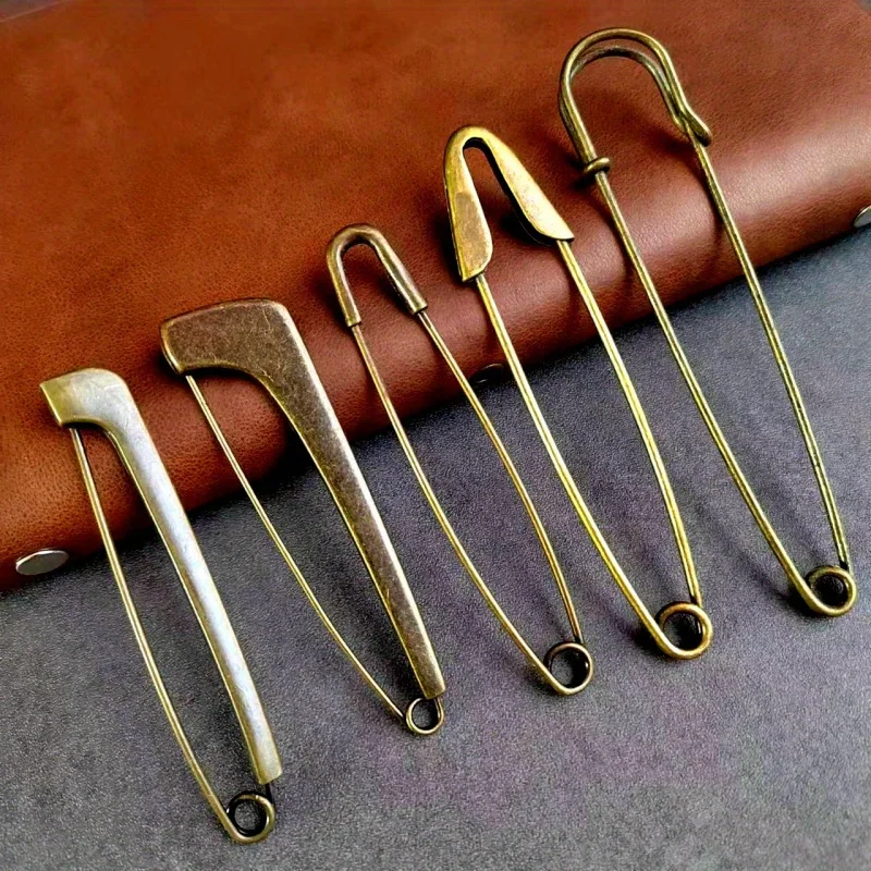 5 Stück zufällige Vintage-Grün-Bronze-Pullover-Schal-große Schnalle mit Buchstaben-Design, ein einfaches Accessoire für Lochschuhe Image