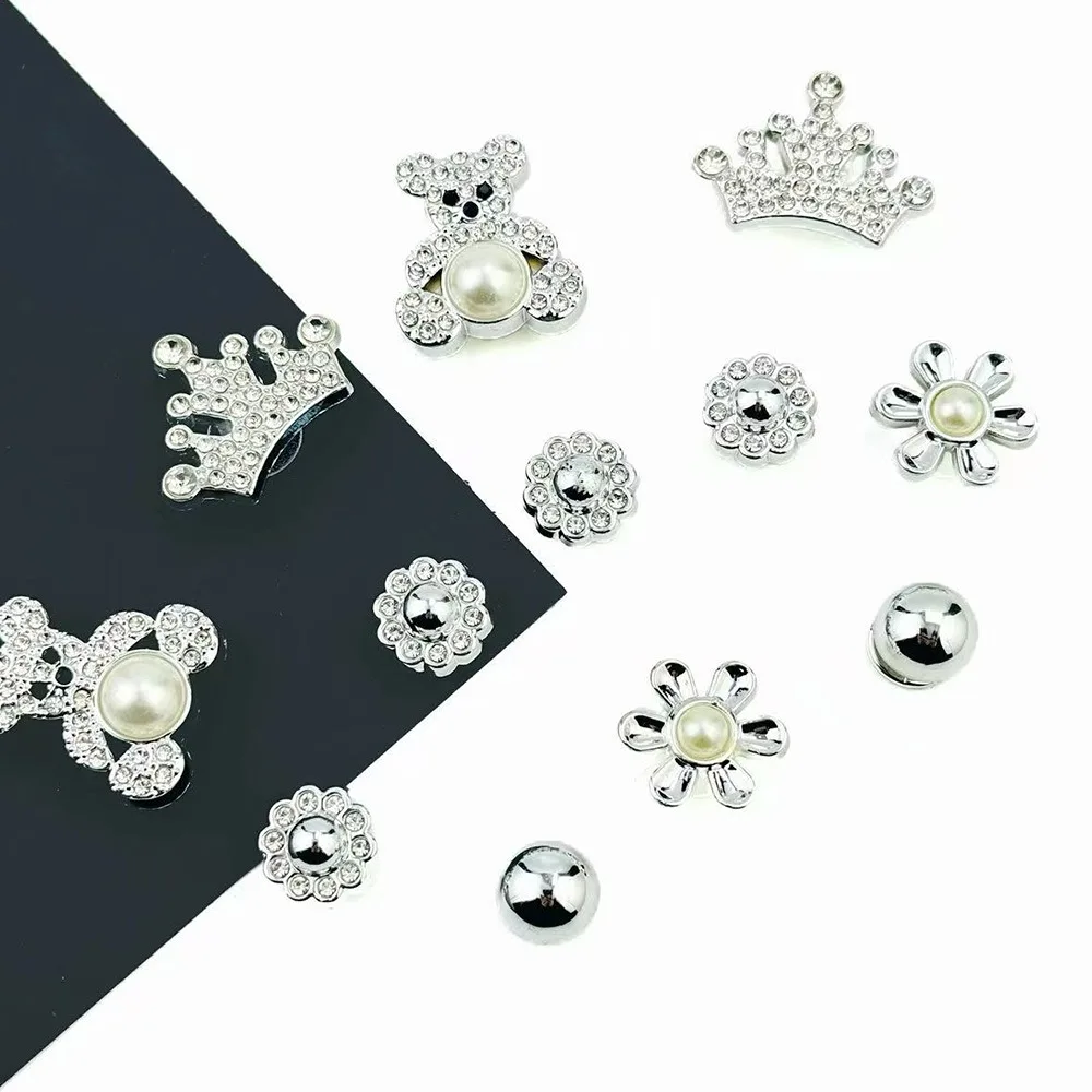 12PCS Schuh Charms Set Silber Krone Diamant Perle Bär Schuh Dekorationen Schnalle für Sandalen Clogs DIY Zubehör Geschenke