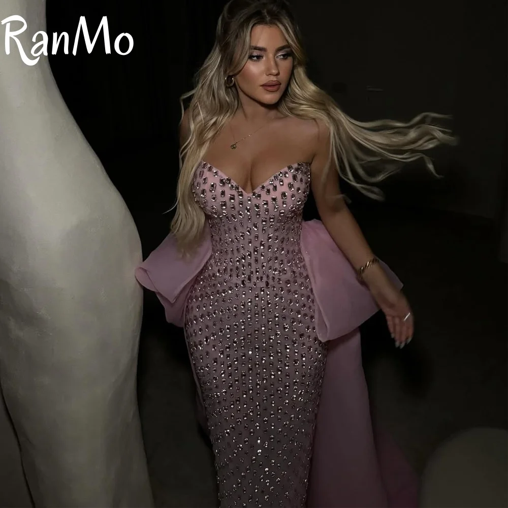 Ranmo glitzerndes, mit Perlen verziertes rosa Abendkleid mit Herzausschnitt und großer Schleife, Hochzeits-Partykleider, maßgeschneidertes, plissiertes, luxuriöses Abendkleid, ärmellos Image