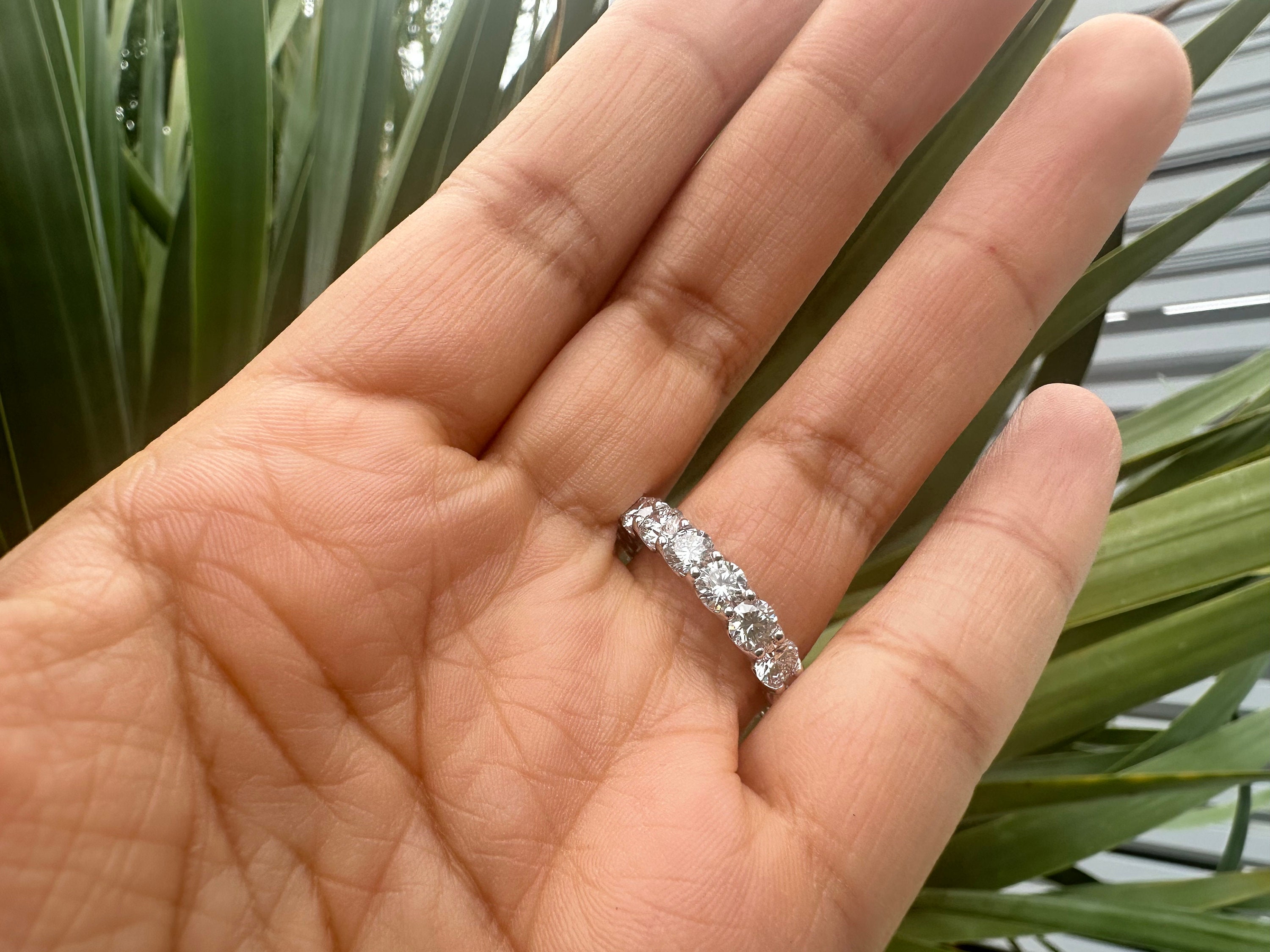 Anello dell'eternità con diamanti da 5 carati, anello dell'eternità con diamanti. Anello dell'eternità con diamanti, fede nuziale con griffe a U.