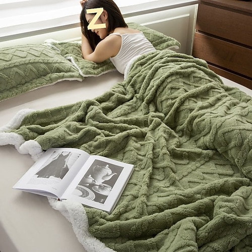 Kuscheldecke aus Sherpa-Fleece für Sofa und Bett, warme, korallenfarbene Samtdecke für den Winter, dicke, gemütliche Decke für ein Nickerchen im Büro und als Dekoration für Zuhause Image