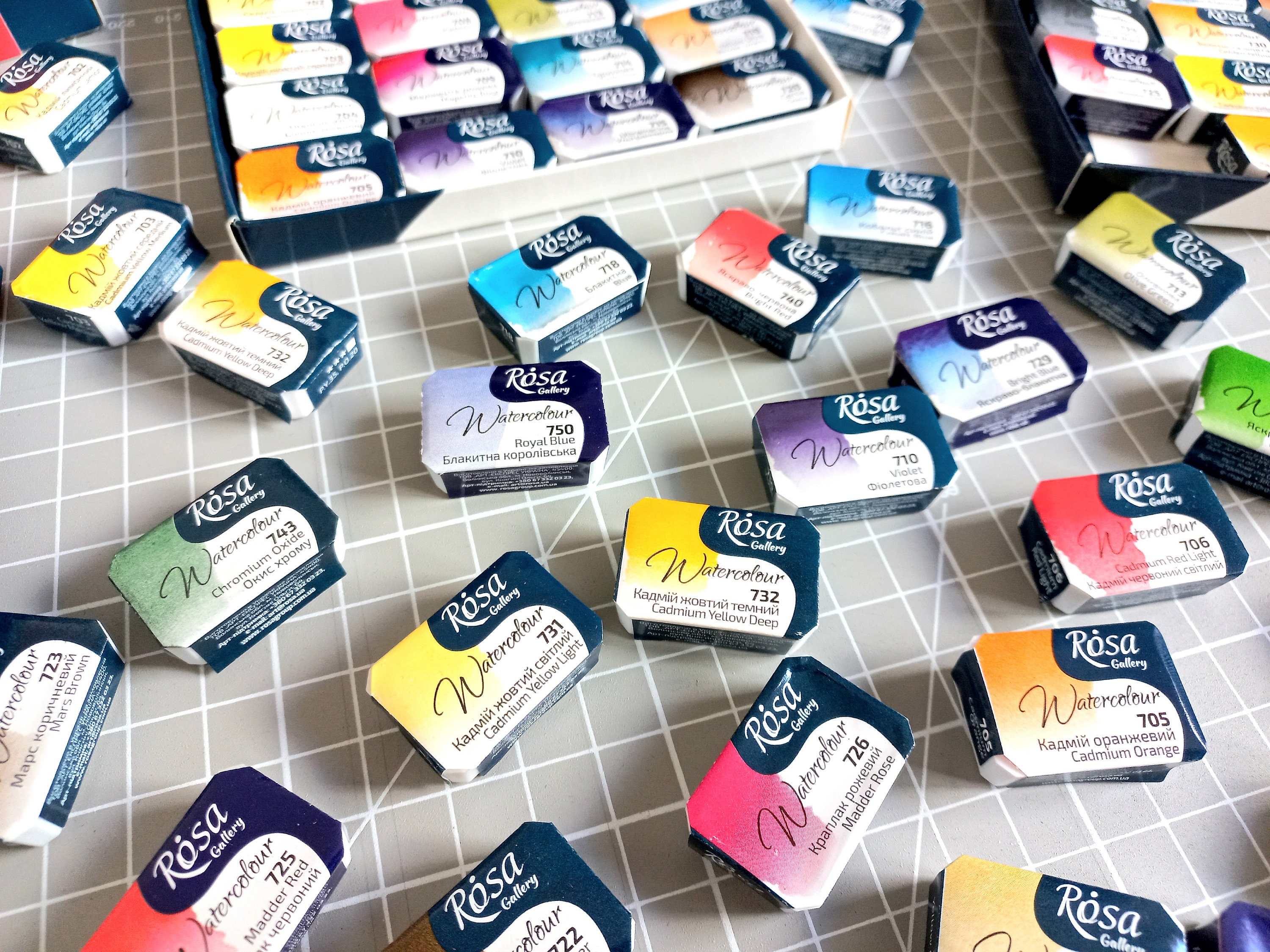 ACQUERELLO Cuvette Colori per acquerelli artistici in vaschette intere da 2,5 ml Selezione di colori per artisti Crea il tuo set ROSA Prodotto in UCRA