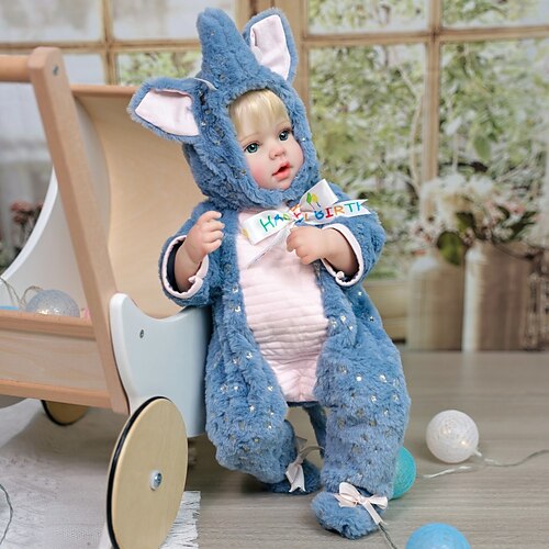 Reborn Babypuppen - 22 Zoll Weichkörper Realistische Babypuppe Mädchen Hübsches Wachblondes lockiges Haar Mädchen Bebe Reborn de Silicona Real Life Babypuppen mit Geschenkbox für Kinder ab 3 Jahren Image