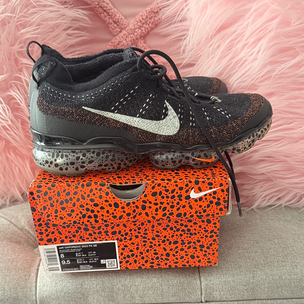 Nike Shoes | Best Deal ! Men’s Nike Air Vapormax Black/Light Silver- Size 8 - Mint Condition | Color: Black/Gray | Size: 8