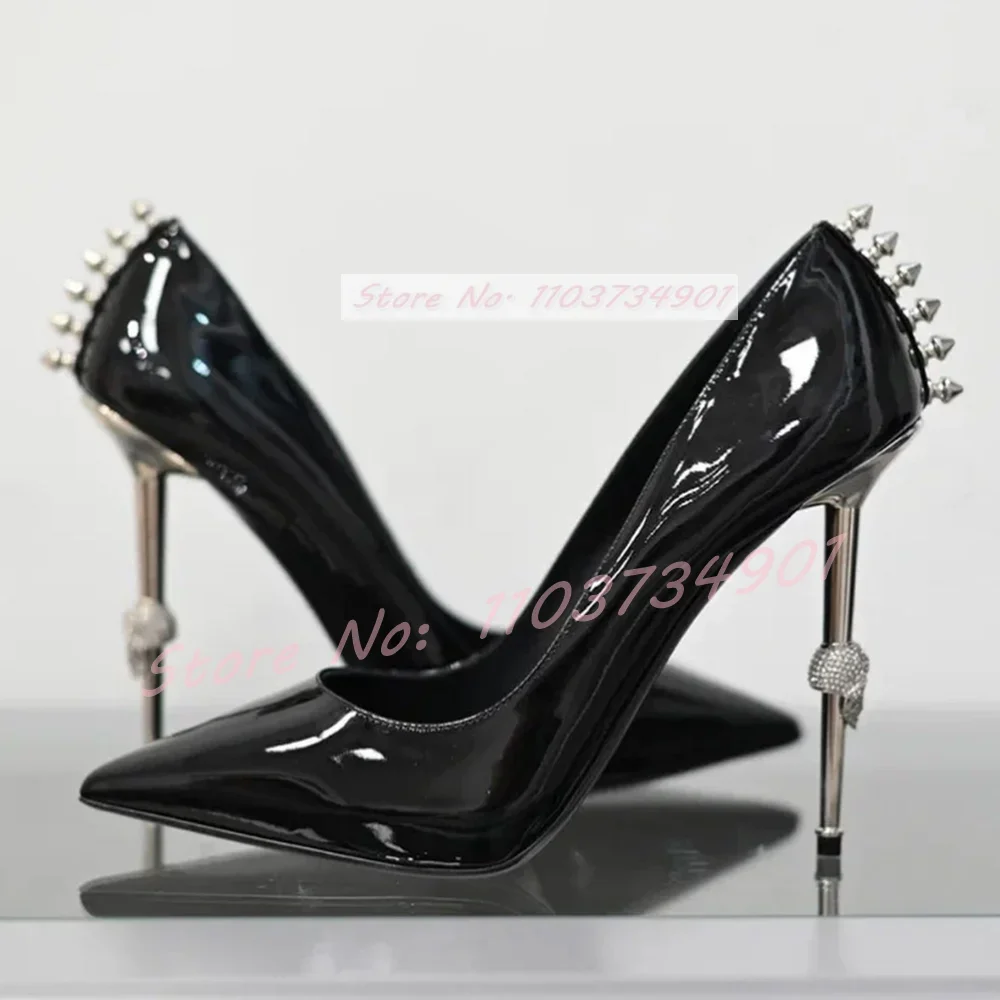 Silber Metall Nieten seltsame Ferse Pumps Frauen spitzen Zehen glänzende Leder Stiletto Schuhe Damen sexy Punk Mode High Heels Pumps