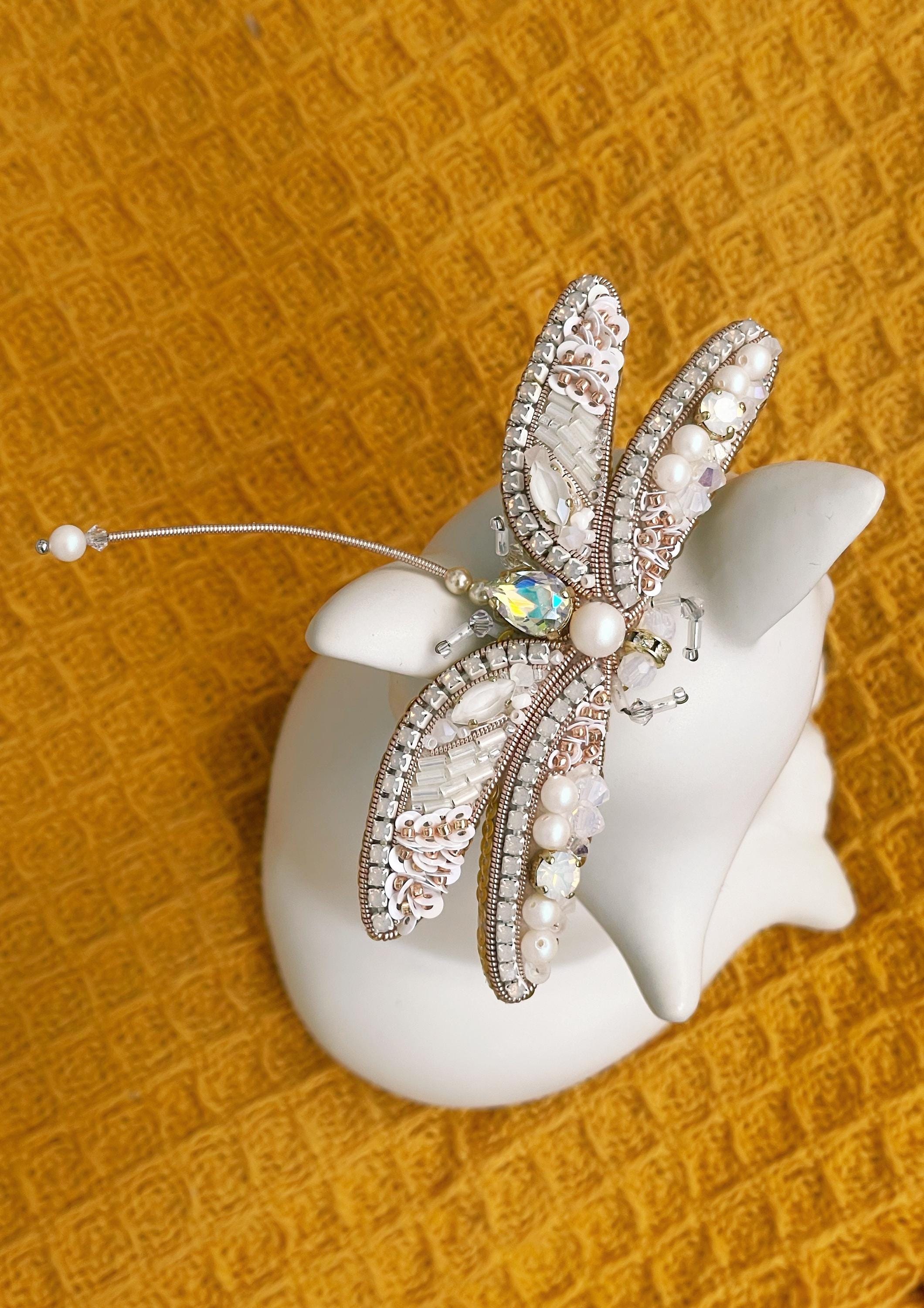 Spilla a forma di scarabeo, spilla a forma di scarabeo con perline, spilla a forma di insetto, spilla di lusso, spilla unica, spilla a forma di libell