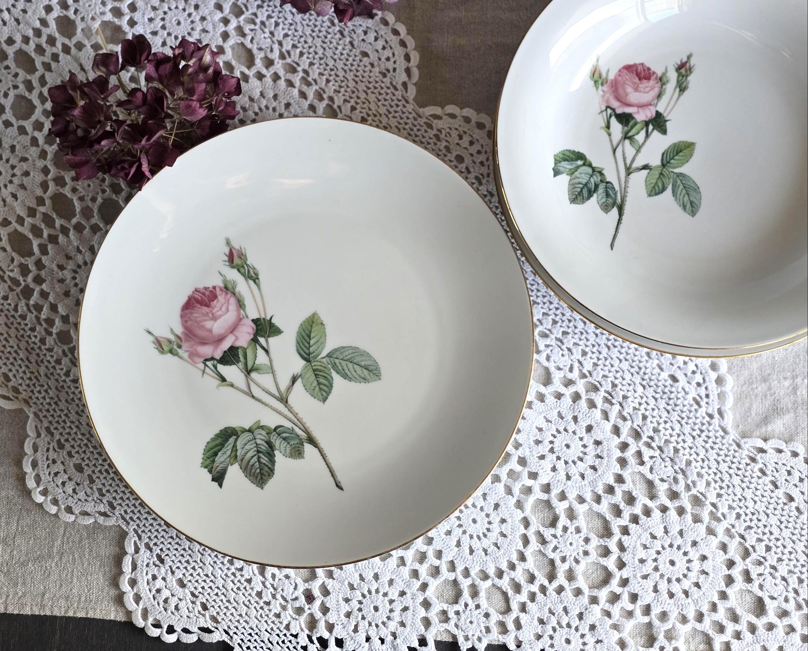 Mitterteich Bavaria Rose Set di piatti - 4 pezzi in porcellana vintage con finiture dorate - 2 ciotole da 22,5 cm e 2 piatti da portata da 24 cm