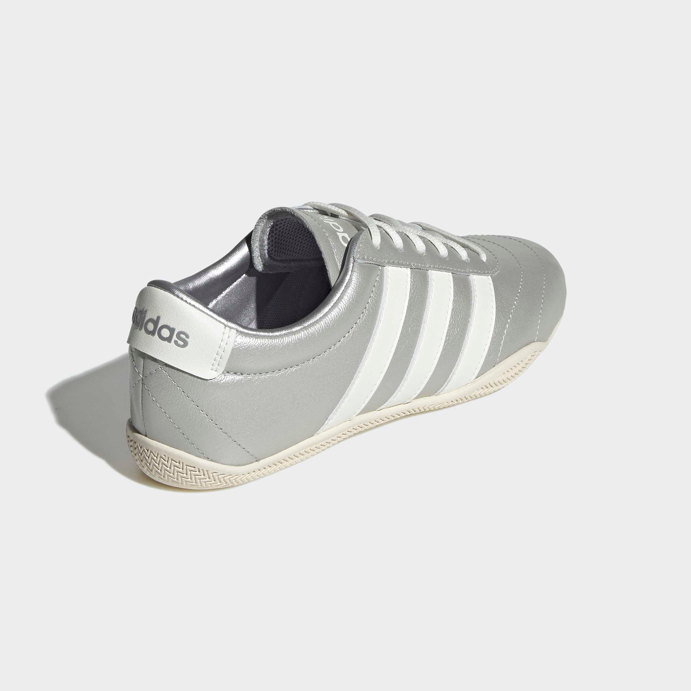 Sneaker ADIDAS SPORTSWEAR "GRAND COURT LO", Damen, Gr. 43, silber metallic, sanftes weiß, cloud weiß, Leder, Synthetik, Schuhe Sneaker