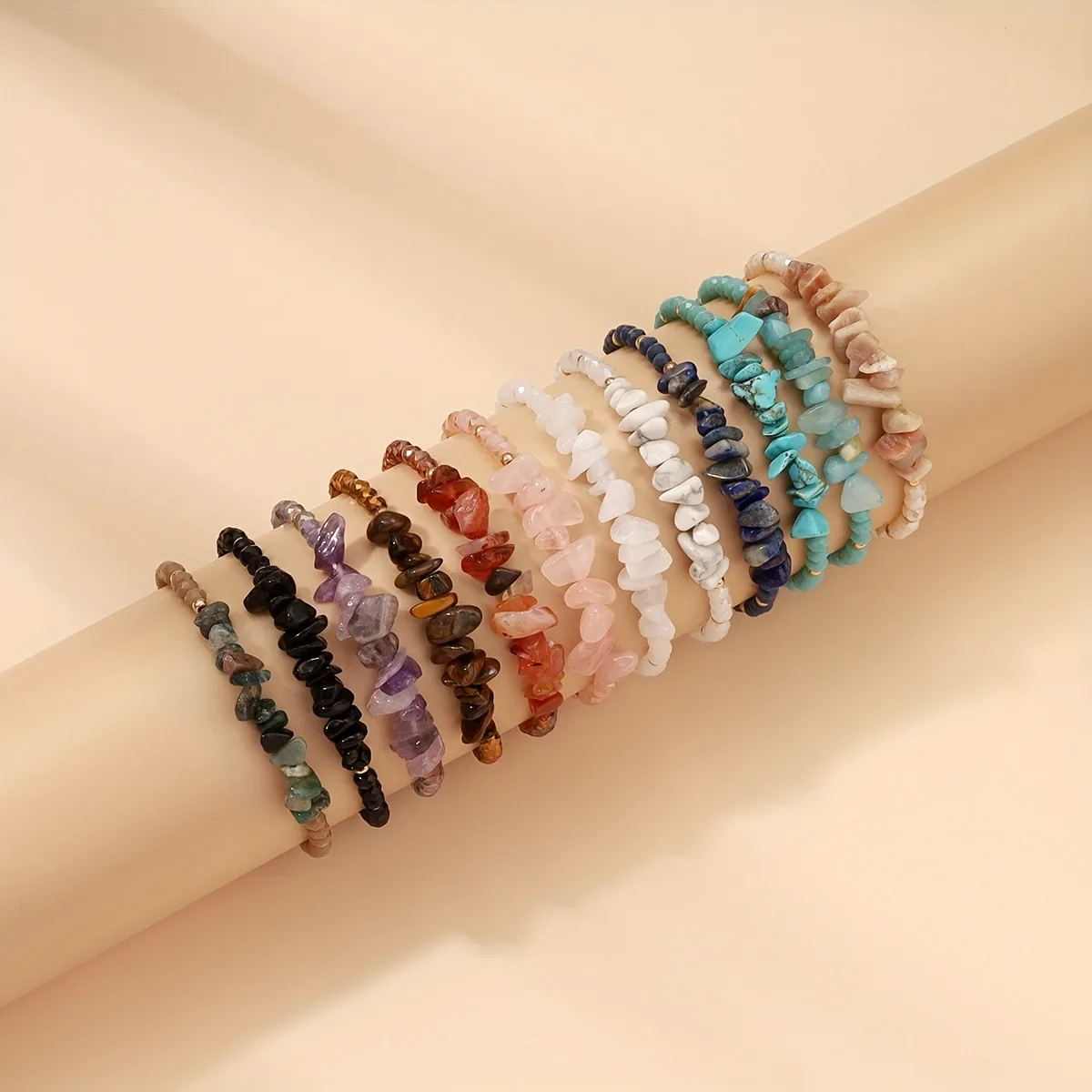 12 Arten natürliches Perlenarmband aus zerkleinerten Stein, Nischen-elegantes gewebtes Naturstein-Armband, Freundschaftspaar, Strandarmband