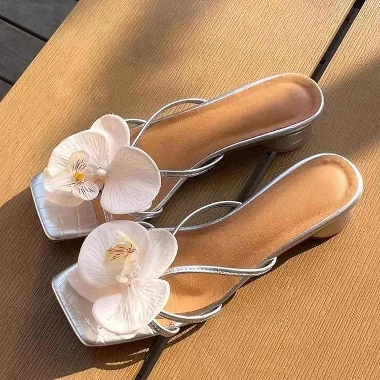 Sexy Offene spitze Blockabsatz One-Strap Frauen Hausschuhe Orchidee Blumen Dekor Karree Sandalen Damen Sommer Strand Schuhe