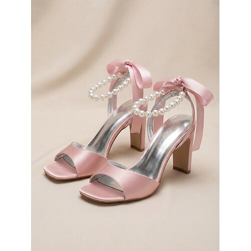 Lila Brautsandalen aus Satin mit Perlenriemen und Schleife, elegante offene Hochzeitssandalen für Bräute, luxuriöse High Heels für die Zeremonie Image