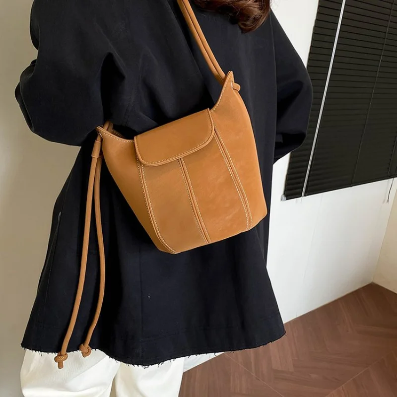 Premium-Damen-Umhängetasche aus sechseckig bedrucktem Leder mit Amsterdam, lässigem Vintage-Stil, ordentlichem, leichtem Look