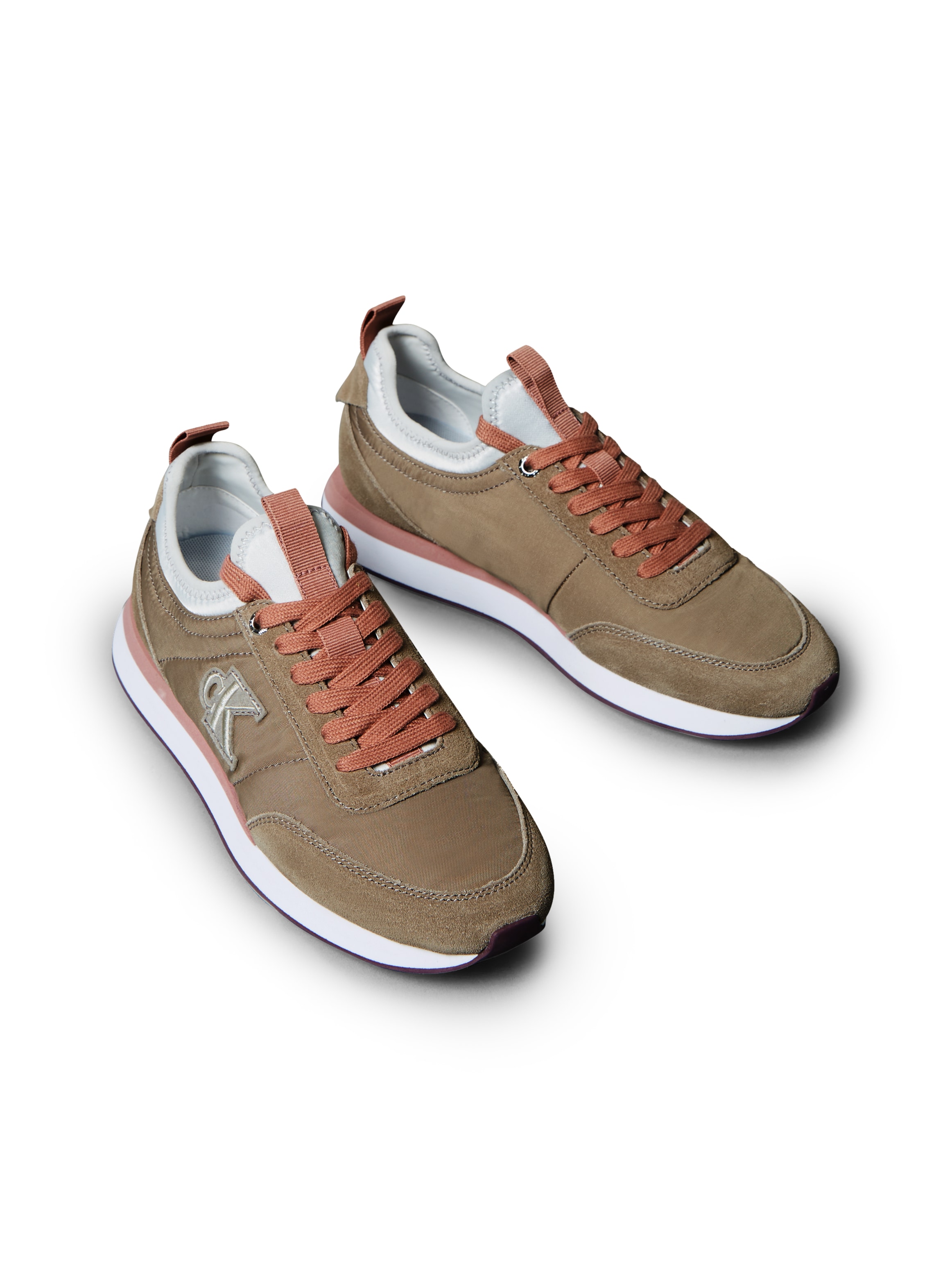 Slip-On Sneaker CALVIN KLEIN JEANS "RETRO RUNNER SOCK LACEUP MIX MAT", Damen, Gr. 41, taupe, altrosa, grau, Textil, Veloursleder, kontrastfarbene Details, Schuhe, Schlupfschuh, Freizeitsneaker, Halbschuh mit CK-Logo seitlich