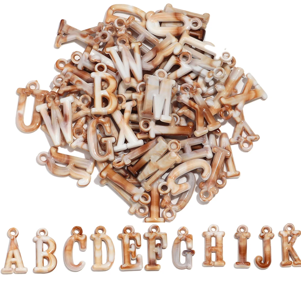 50 teile/los Shell Farbe Acryl Zufällig Initial Alphabet Buchstaben Charms Anhänger Für DIY Schmuck Machen Halskette Armband Zubehör Image