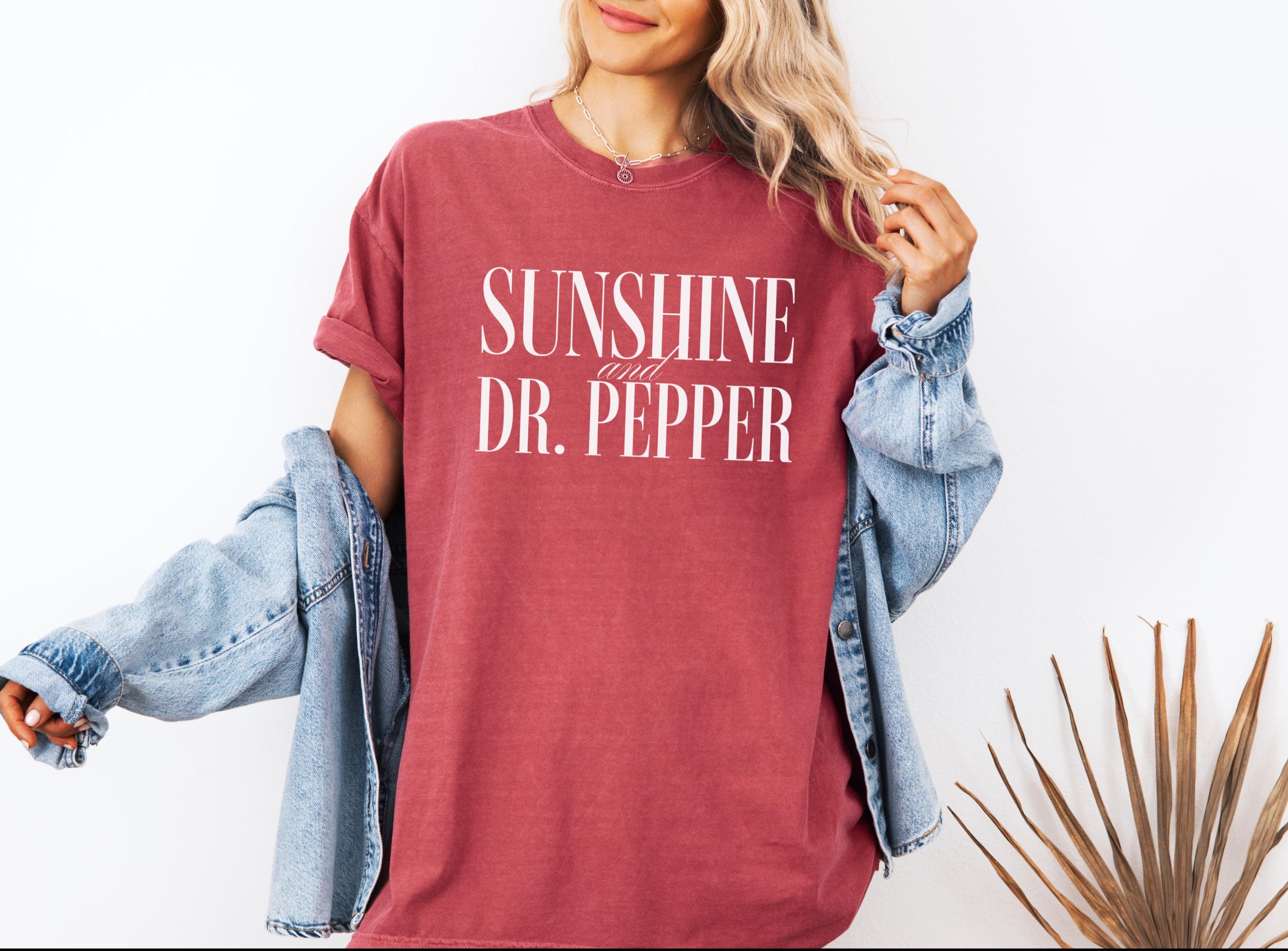Maglietta Sunshine e Dr. Pepper, Dr Pepper, Maglietta Dr. Pepper, giornate di sole, regali Dr. Pepper, regalo per amico, Maglietta Dr. Pepper, Amore D