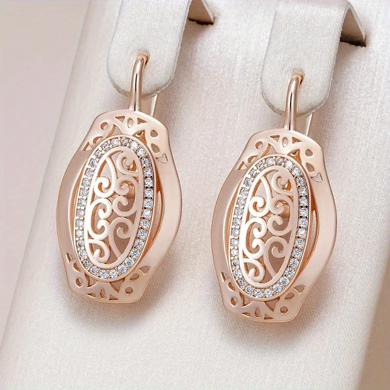 Exquisite synthetische Zirkonia-Ohrringe mit ausgehöhltem Muster für Damen, elegantes Hochzeitsbankett, Schmuck, Accessoires, Geschenke Image