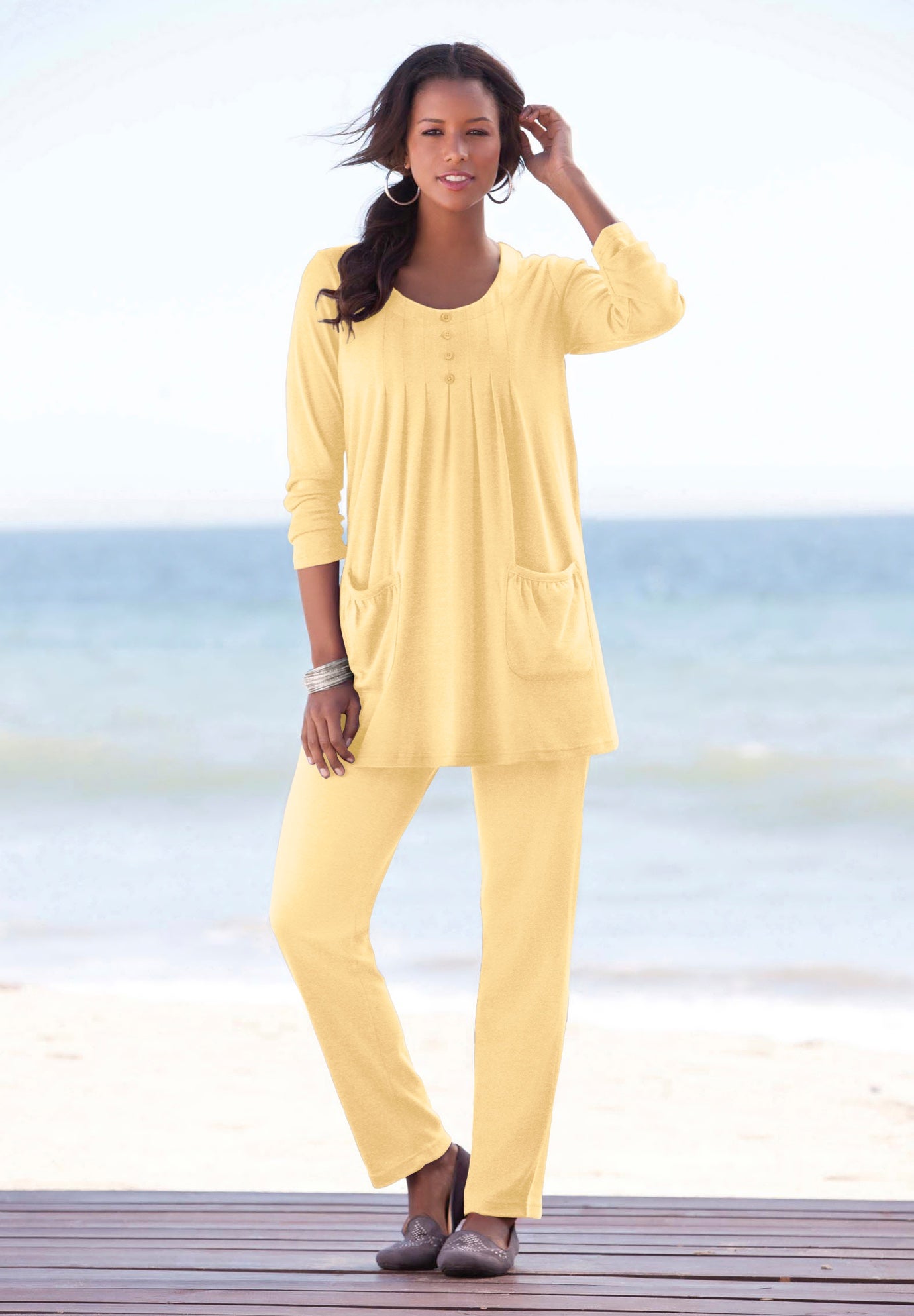Plus Size Women's Plus Size Two Pocket Long Sleeve Soft Knit Swing Tunic by Roaman's in Banana (Size 6X) Shirt