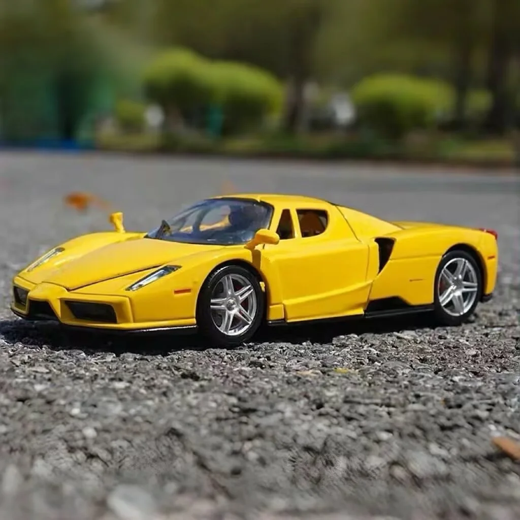 1:32 ENZO Alloy Sports Car Model Diecast Metal Racing Vehicles Car Model Simulation Sound and Light Collection Children Toy Gift