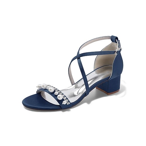Perlenverzierte Brautsandalen mit Blockabsatz – elegantes Riemchendesign für moderne Bräute bei schicken Stadthochzeiten Image