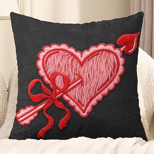 Valentinstag-Kissenbezug mit 2D-Flachdruck, rotes Herz von Pfeil getroffen, romantisches Valentinstagsgeschenk, dekorativer Kissenbezug für Sofa, Bett oder Stuhl Image