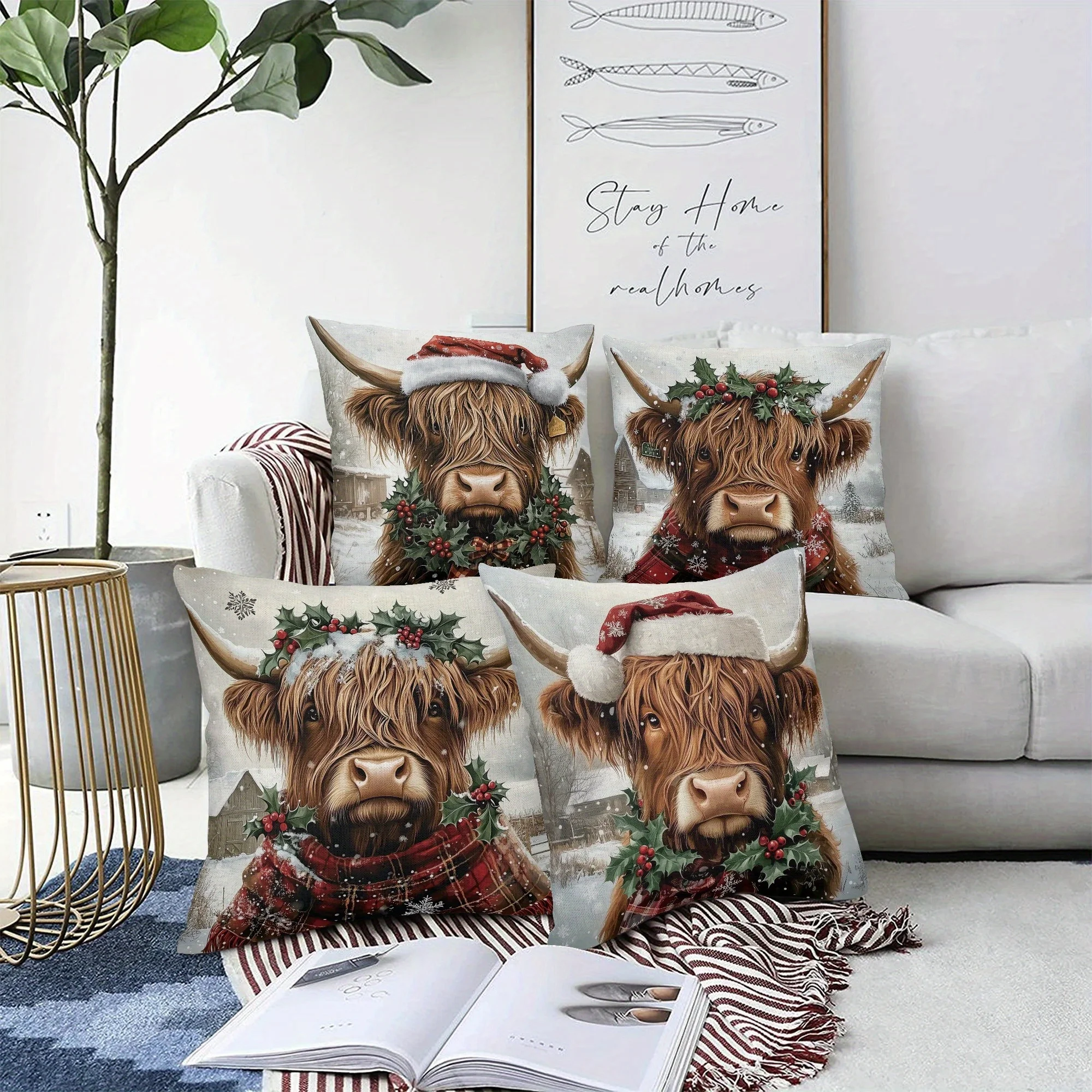 1 Stück Weihnachts-Kissenbezug mit Highland-Kuh: Festliche Kuh mit Weihnachtsmütze und Holly-Design, perfektes Geschenk für die Weihnachtsdekoration Image