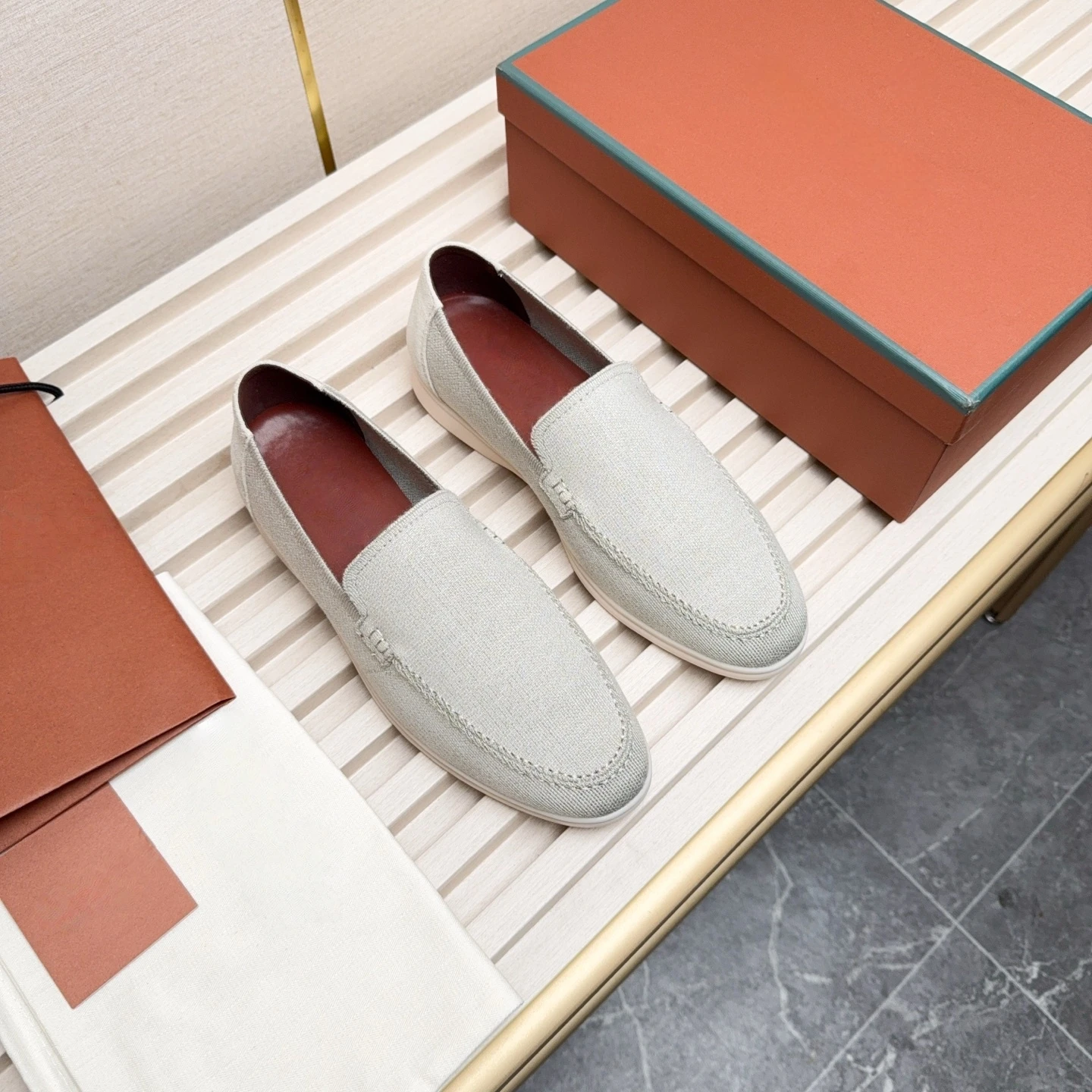 Luxusmarke Herrenschuhe Handgefertigte Slipper Wolle und Wildleder Mokassins Atmungsaktive rutschfeste Freizeitschuhe Herbst Winter Urlaubsgeschenke