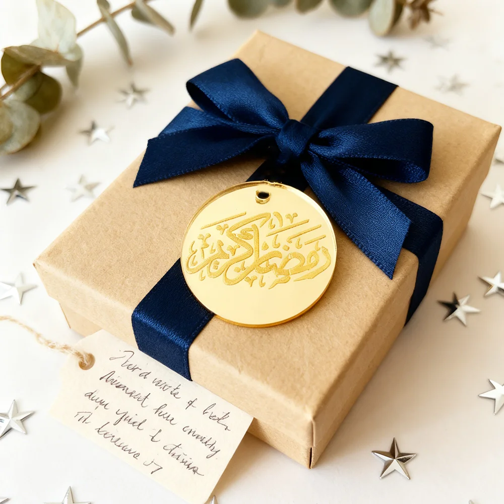 10 Stück Ramadan Kareem gravierte Geschenkanhänger muslimische islamische Eid Al-Fitr Al Adha Acryl Cupcake Charm Andenken Urlaub Party Dekor Image