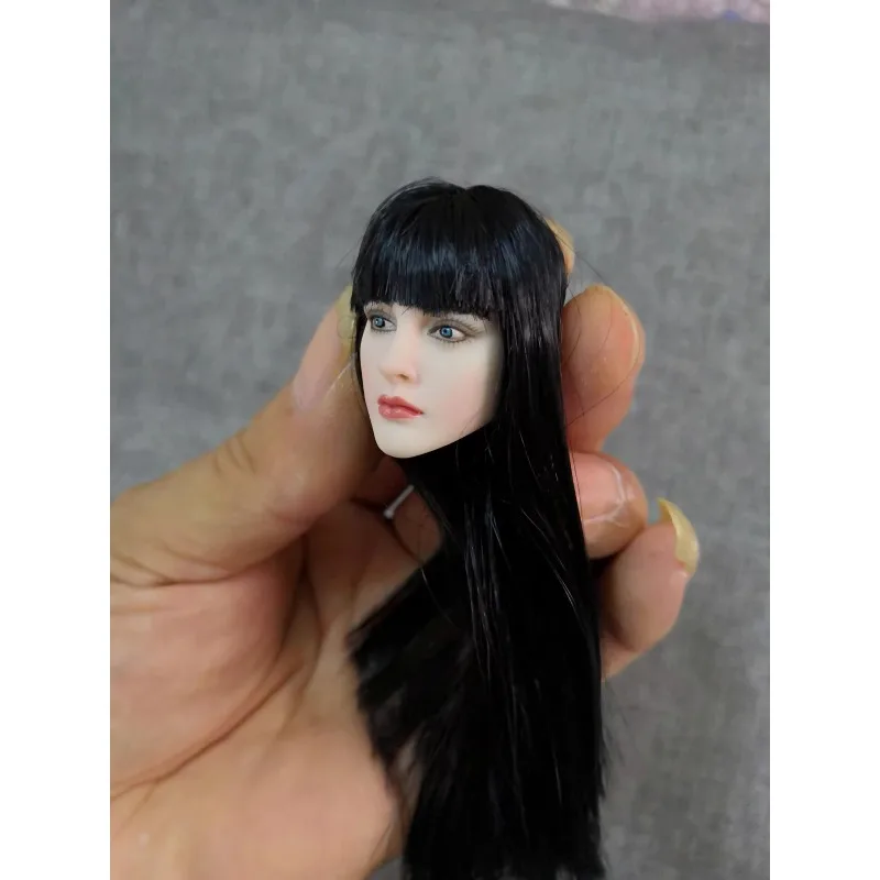 Actionfiguren im Maßstab 1:6, flacher Pony, schwarzes langes Haar, Schnitzmodell für 12-Zoll-Soldatin, weiße Haut, Puppenkörper
