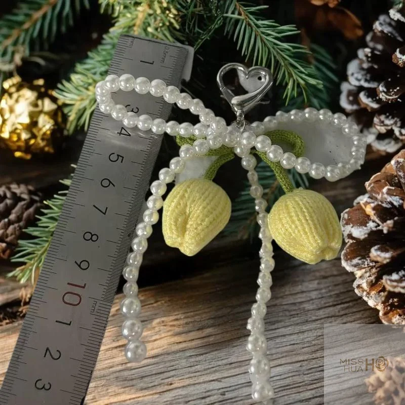 Einzigartiger Y2K-Auto-Schlüsselanhänger mit Perlen und Schleife; Gestrickter süßer Tulpen-Taschenanhänger; Modische Geschenke zum Aufhängen, Dekoration. Image