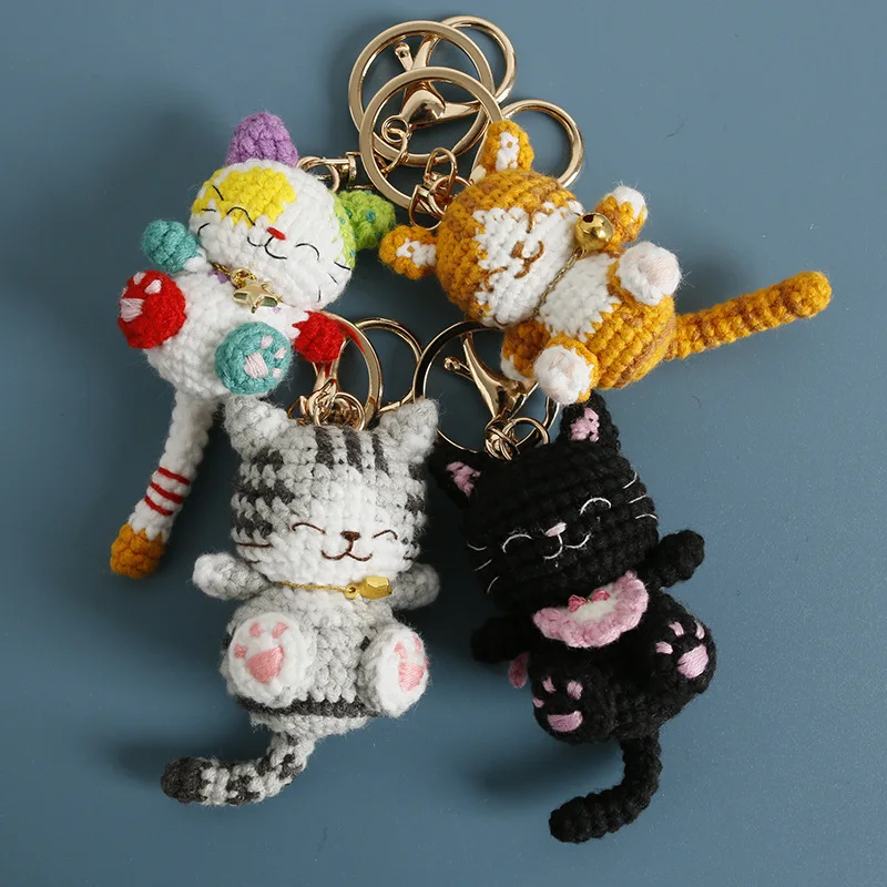 Kleiner Katzen-Häkel-Schlüsselanhänger, handgefertigt, niedlicher Kätzchen-Schlüsselanhänger für Taschenanhänger, gestrickte Tierpuppe, Schlüsselanhänger als Geschenk, personalisierbar Image