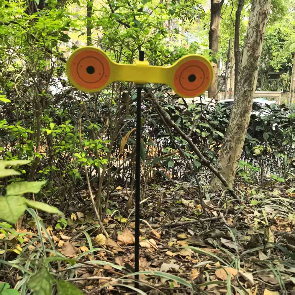 Dicke 5 mm Vertikale Spinner-Ziel Schießscheibe Jagdziel. Es ist ein Spinnerziel mit dicken Zielplatten. Image