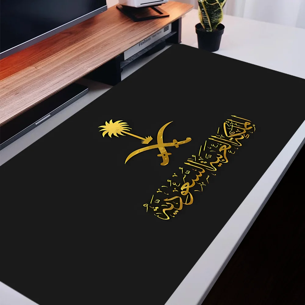 Großes Mauspad „Königreich von Saudi-Arabien“, Schreibtischunterlage, schwarzes Mauspad mit rutschfester Gummisockel, Schreibtischunterlage mit genähtem Rand für die Arbeit Image