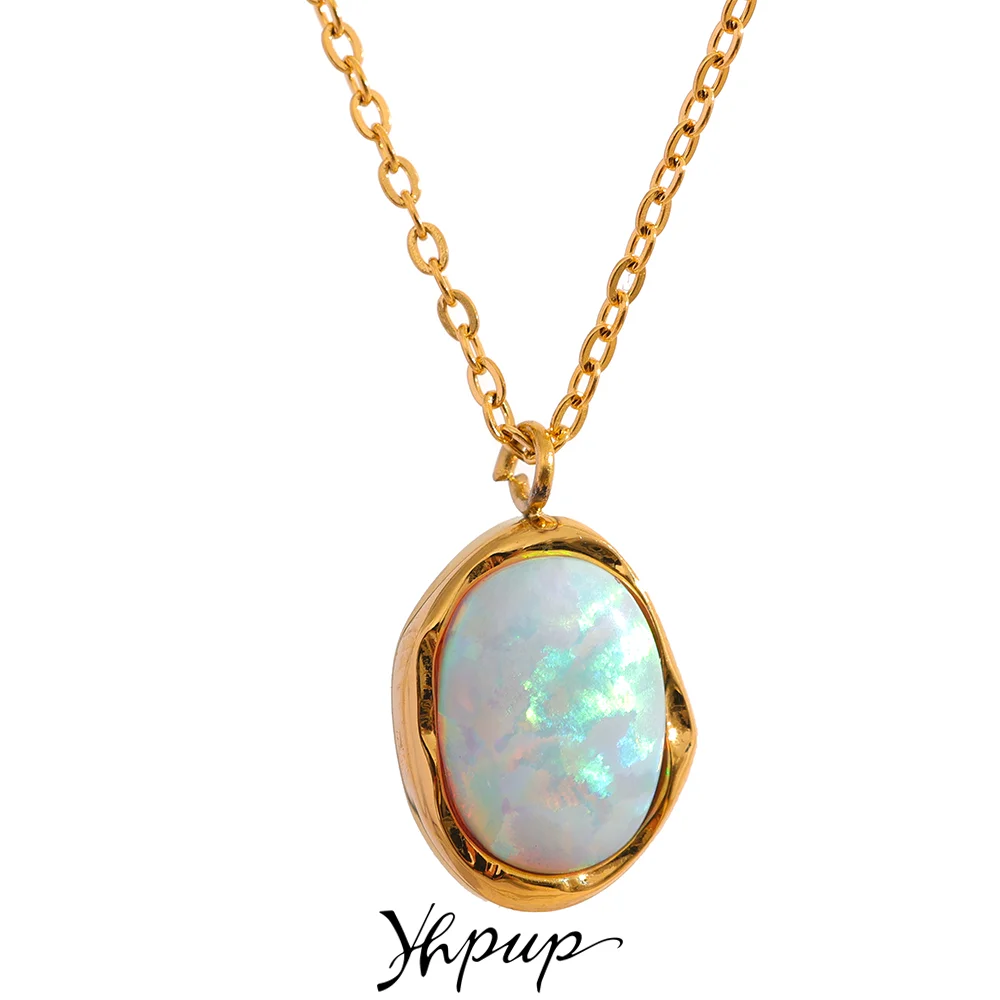 Yhpup Collana con ciondolo piccolo chic minimalista in pietra opale elaborata squisita ed elegante, gioielli placcati in oro 18 carati per regalo da donna