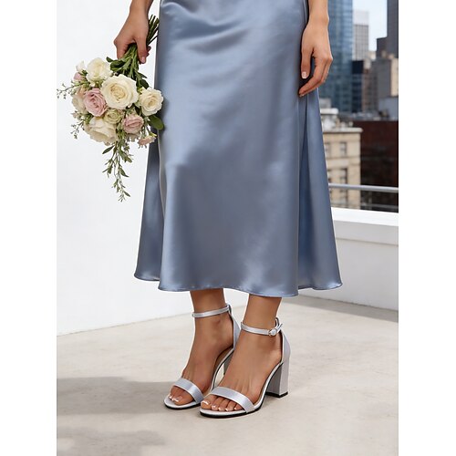 Salbeigrüne Sandalen mit Blockabsatz für Damen, elegante Brautjungfernschuhe mit Knöchelriemen für Hochzeiten in der Stadt Image