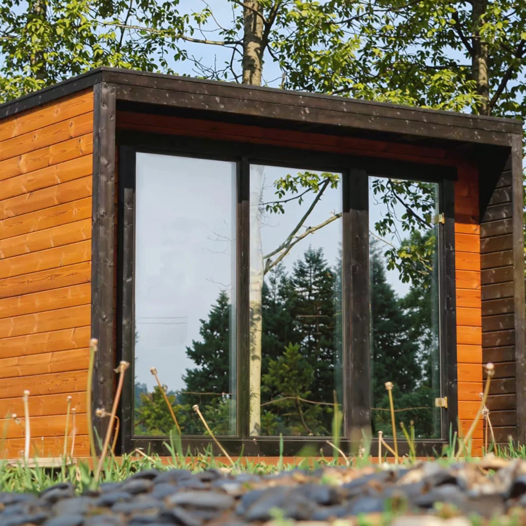 Modernes Design, massives Hemlock-Holz, Garten-Saunakabine mit elektrischer Heizung, Nassdampf-Duschofen für den Außenbereich