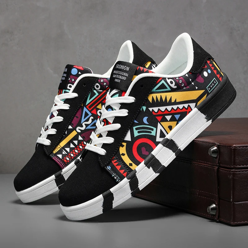 Hochwertige Graffiti-schwarze Skateboard-Schuhe für Herren und Damen, Skater-Turnschuhe, Designer-flache Turnschuhe für Herren, vulkanisierte Schuhe, große Größe 46,