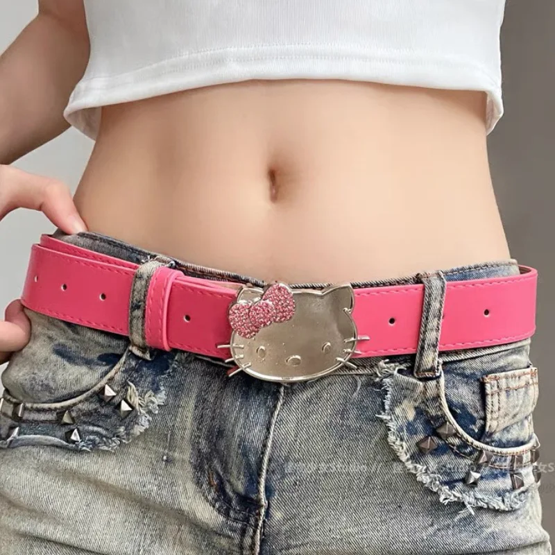 Niedlicher 1PC Hello Kitty Gürtel Geschenke Sanrio Hello Kitty Taillengürtel Mädchen Mode Strass Glanzgürtel Vielseitiges Jeanszubehör