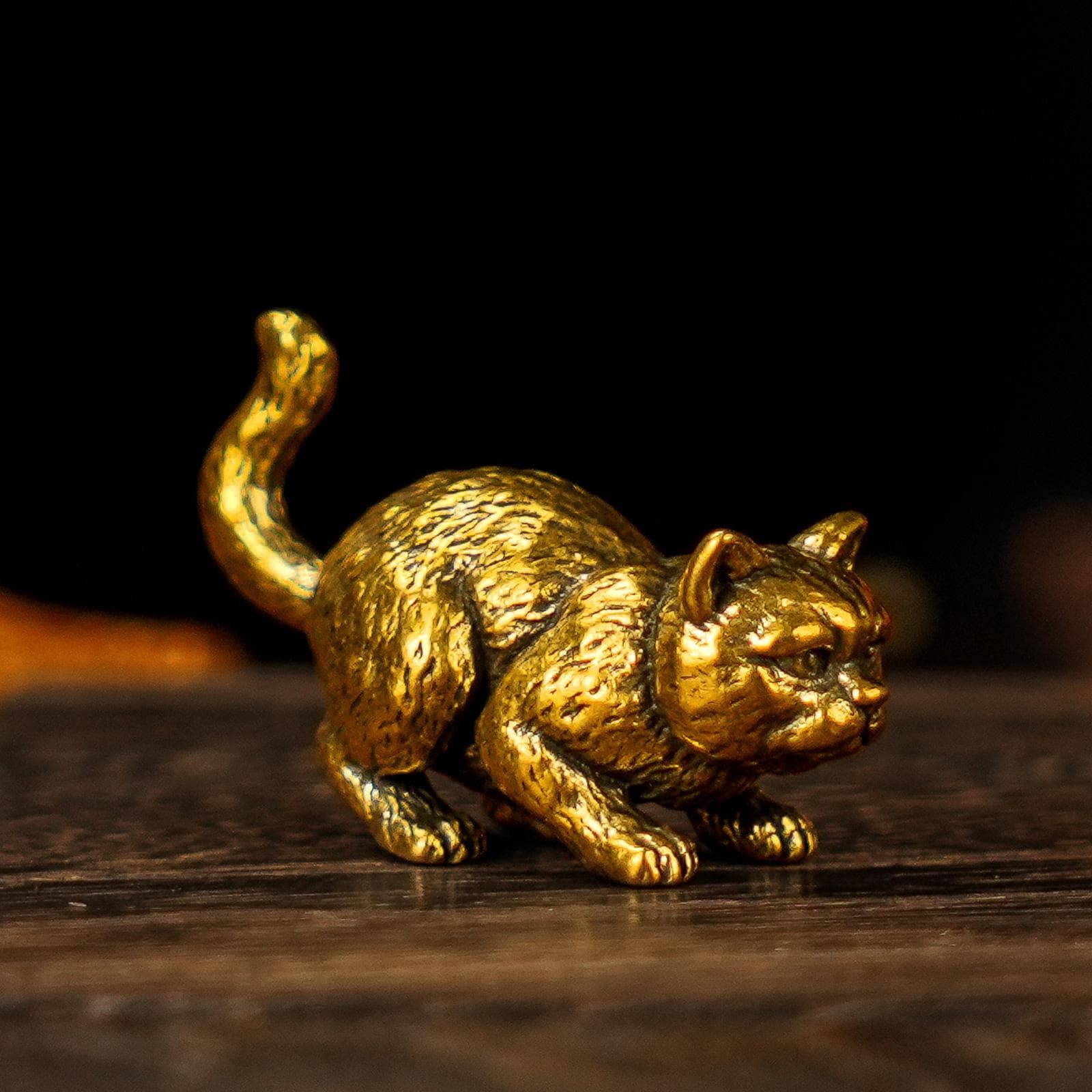 Statuetta in ottone massiccio raffigurante un gatto accovacciato - Scultura felina retrò, regalo per l'arredamento della casa