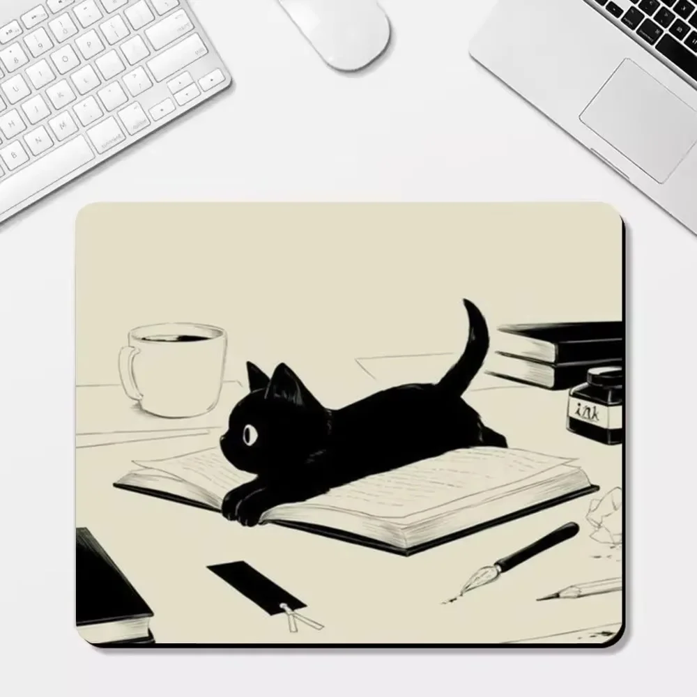 Kleine Anime Kawaii Schwarze Katze Mauspad Cartoon Schreibtischmatte Gaming Tastatur Tischmatte Büro Dekor für PC Maus Teppich Computerspiel Image