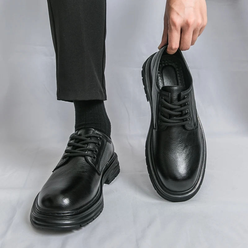 2026 Neue schwarze lässige Lederschuhe im britischen Stil für Herren, Business-Formelle Kleidung, große Arbeitsschuhe, trendige Größe 48