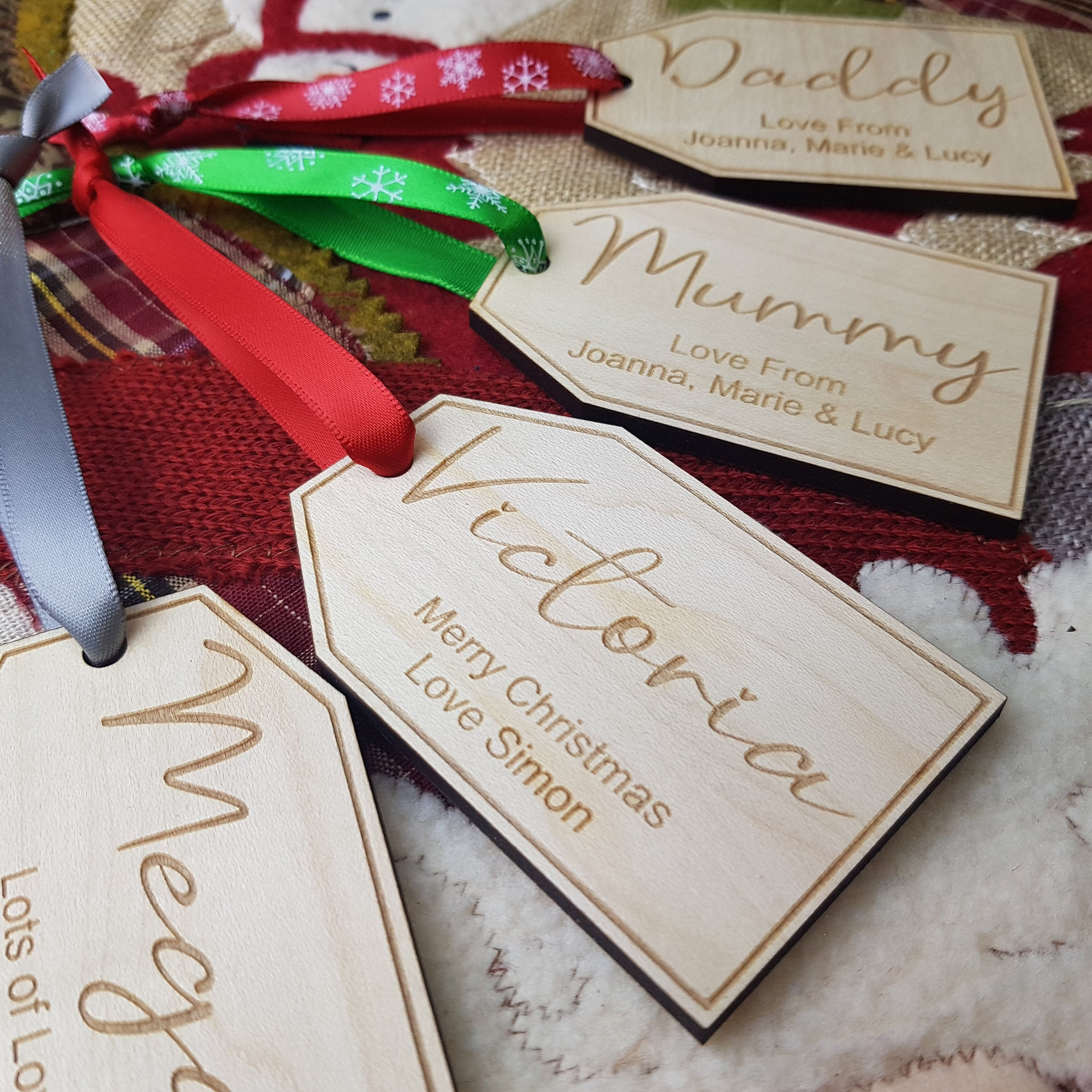 Etichetta regalo di Natale, personalizzata con nome e testo, etichetta per regali di Natale, etichetta con nome inciso in legno, accessorio per confez