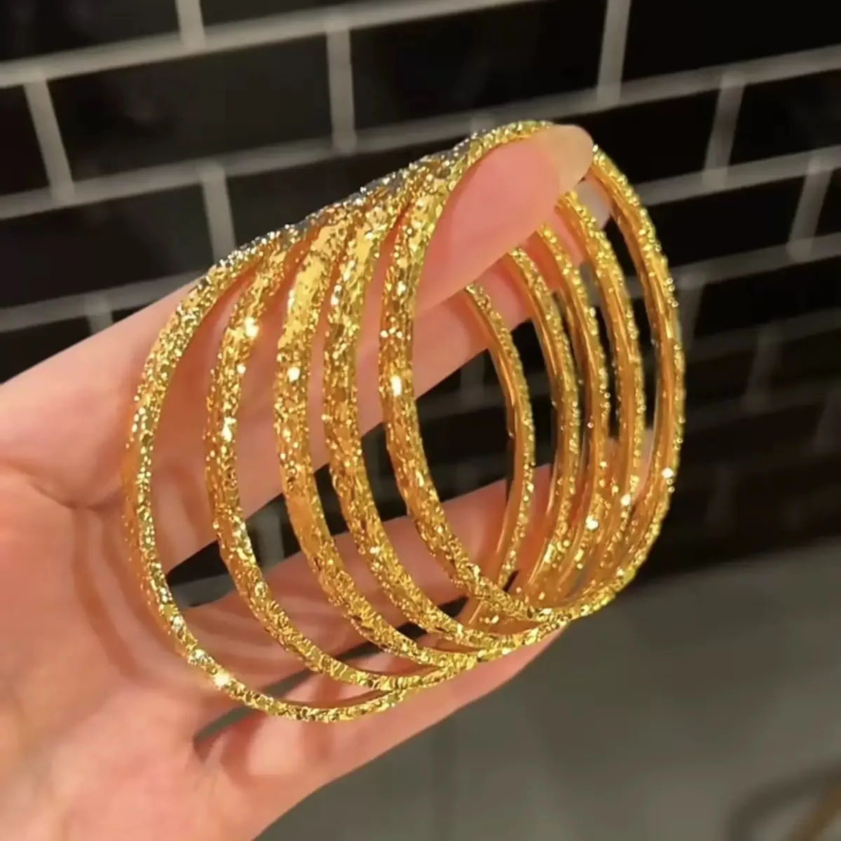 Bracciale di ghiaccio tritato da donna in oro 24 carati AU999 - Bracciale di ghiaccio tritato impilabile, trendy per mescolare e abbinare accessori